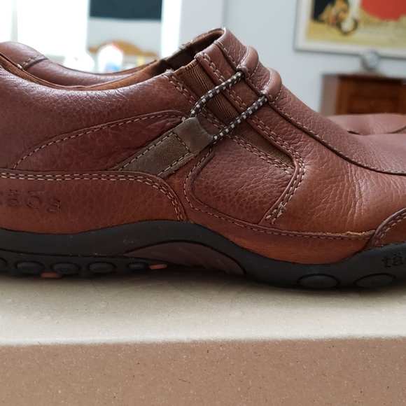 Taos Women's Shoes. Size 6.5-7 or European 37. Driving shoes. Loafers. - Picture 3 of 8